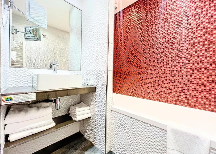 ホテル ベスト ウエスタン ヌーヴル オルレアンズ モンパルナス